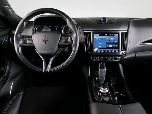 Used 2022 Maserati Levante Modena image 11