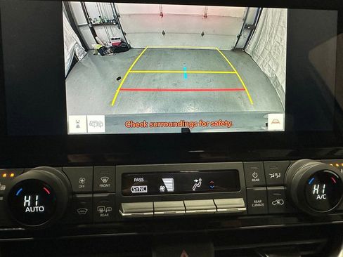 Used 2025 Toyota Grand Highlander AWD image 38