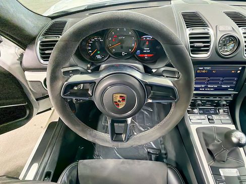 Used 2016 Porsche Cayman GT4 image 33