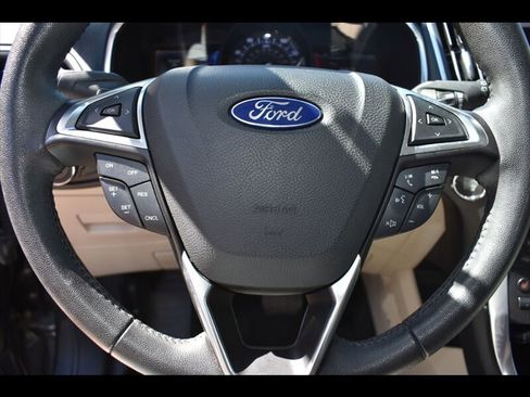 Used 2016 Ford Edge Titanium image 14