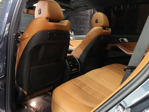 Used 2021 BMW X5 xDrive40i w/ M Sport Package image 38