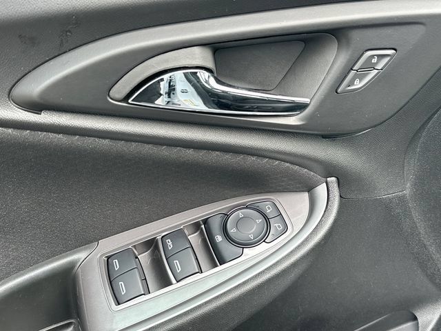 Used 2024 Chevrolet Malibu LT FWD image 16