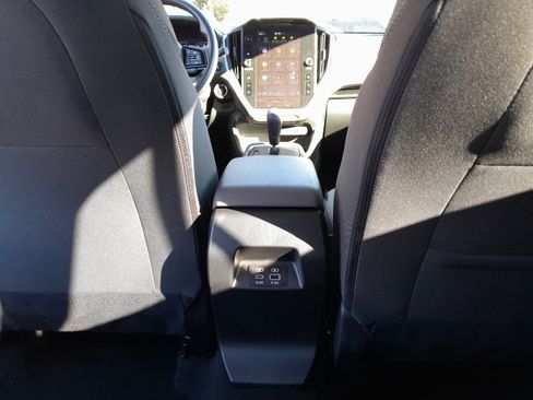 Certified 2025 Subaru Crosstrek 2.0i Premium image 27