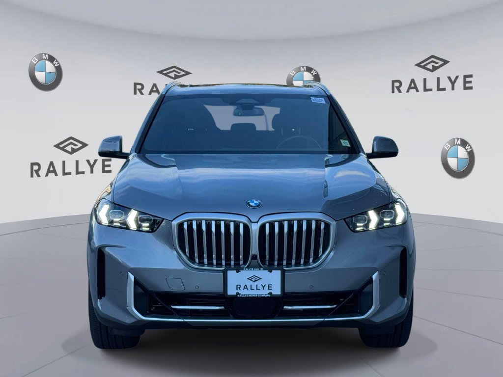 Certified 2026 BMW X5 xDrive40i w/ Parking Assistance Package AWD/4WD image 2
