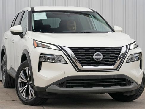 Used 2023 Nissan Rogue SV FWD image 2