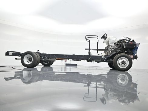 Used 2027 Ford E-350 and Econoline 350 Super Duty w/ Gaseous Engine Prep Package RWD image 20