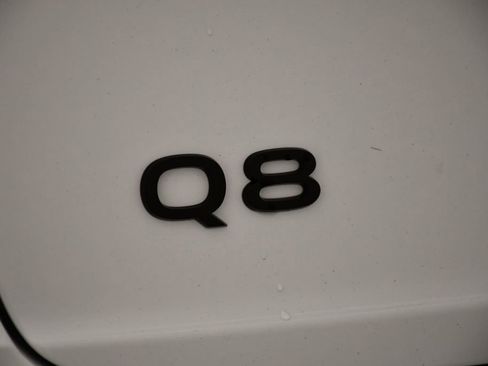 New 2026 Audi Q8 Premium Plus image 9