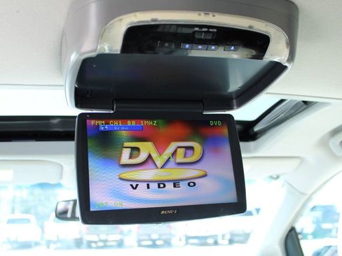 Used 2012 Toyota Sienna XLE image 15