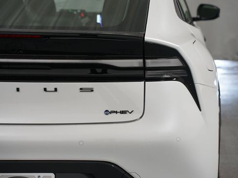 New 2026 Toyota Prius Plug-In Hybrid image 10