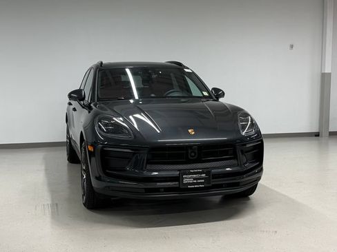 Used 2026 Porsche Macan AWD/4WD image 9