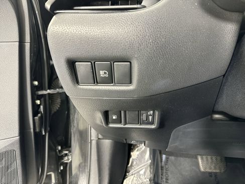 Used 2019 Toyota C-HR XLE image 14