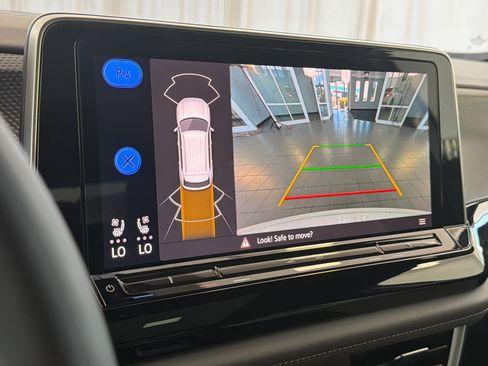 Certified 2024 Volkswagen Atlas Cross Sport SEL R-Line image 25