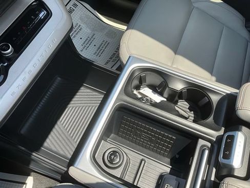 Used 2025 Ford Expedition Max Active RWD image 19