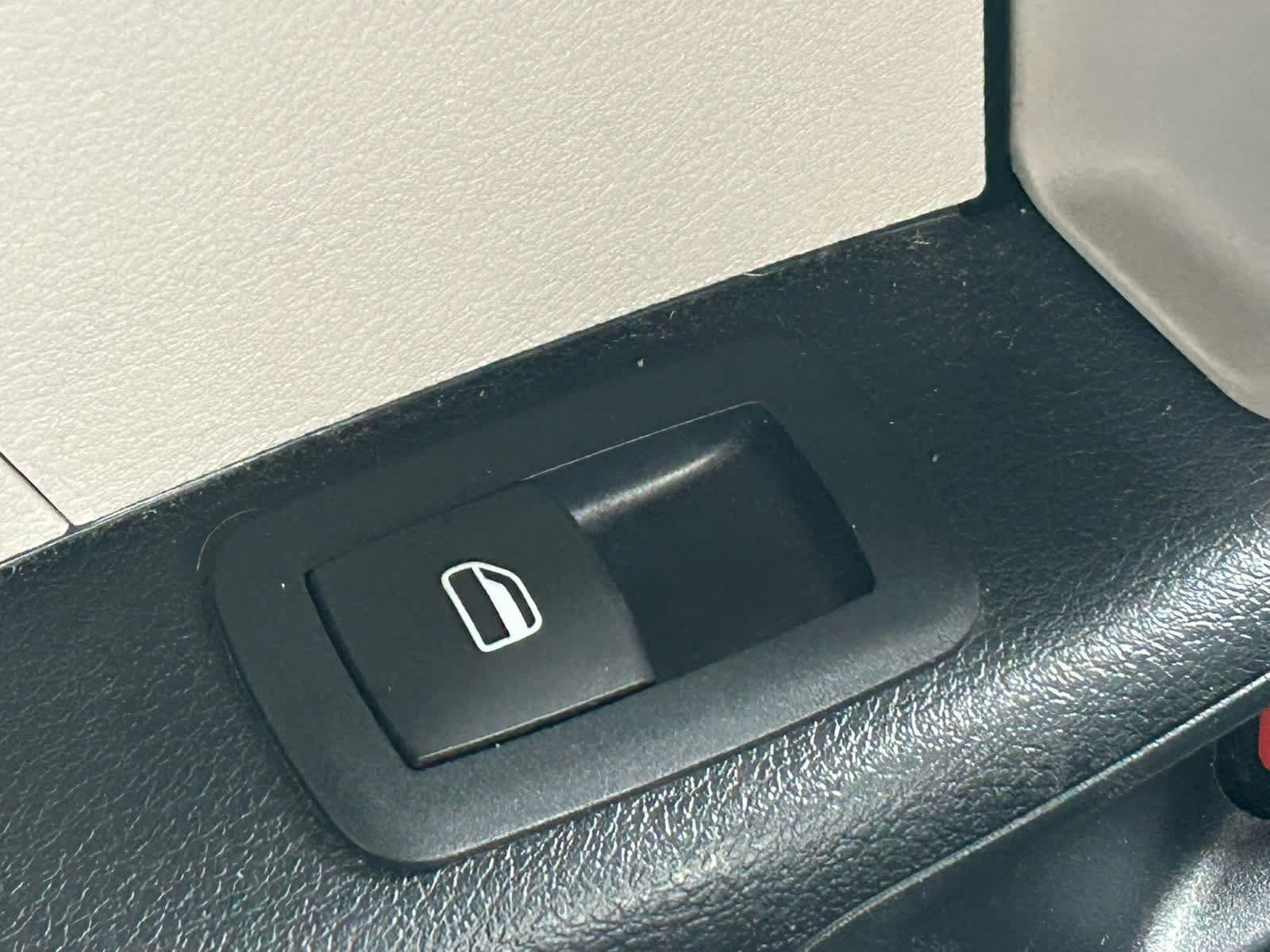 Used 2024 Chrysler Pacifica Touring-L FWD image 15