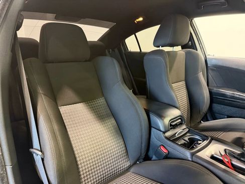 Used 2022 Dodge Charger R/T w/ Blacktop Package image 21