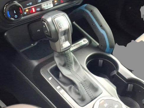 Used 2022 Ford Bronco Wildtrak image 25