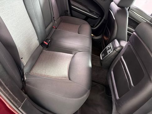 Used 2018 Chrysler 300 Touring w/ Sport Appearance Package image 20