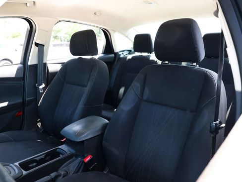 Used 2016 Ford Focus SE FWD image 13