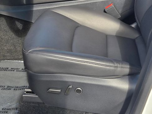 Used 2025 Tesla Model Y Long Range RWD image 10