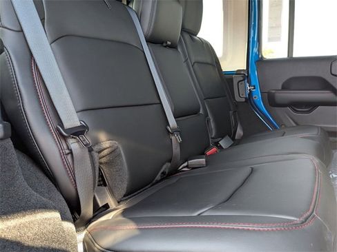 New 2025 Jeep Wrangler Unlimited Rubicon image 32