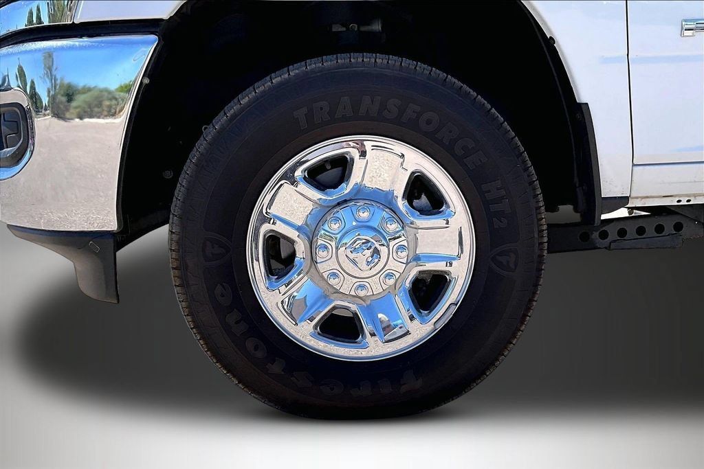 Used 2024 RAM 2500 Big Horn AWD/4WD image 35