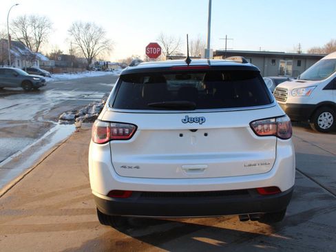 Used 2018 Jeep Compass Limited AWD/4WD image 2