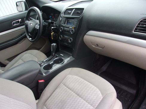 Used 2018 Ford Explorer 4WD image 11
