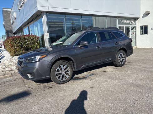 Used 2020 Subaru Outback Premium image 8