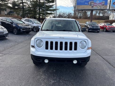 Used 2014 Jeep Patriot Sport image 3