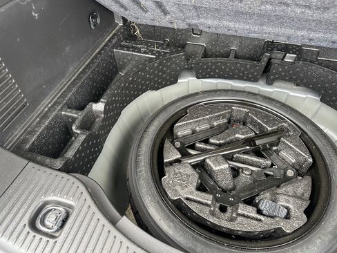 Used 2019 Chevrolet Trax LT w/ LT Convenience Package image 44