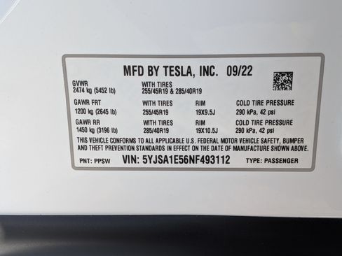 Used 2022 Tesla Model S AWD/4WD image 30