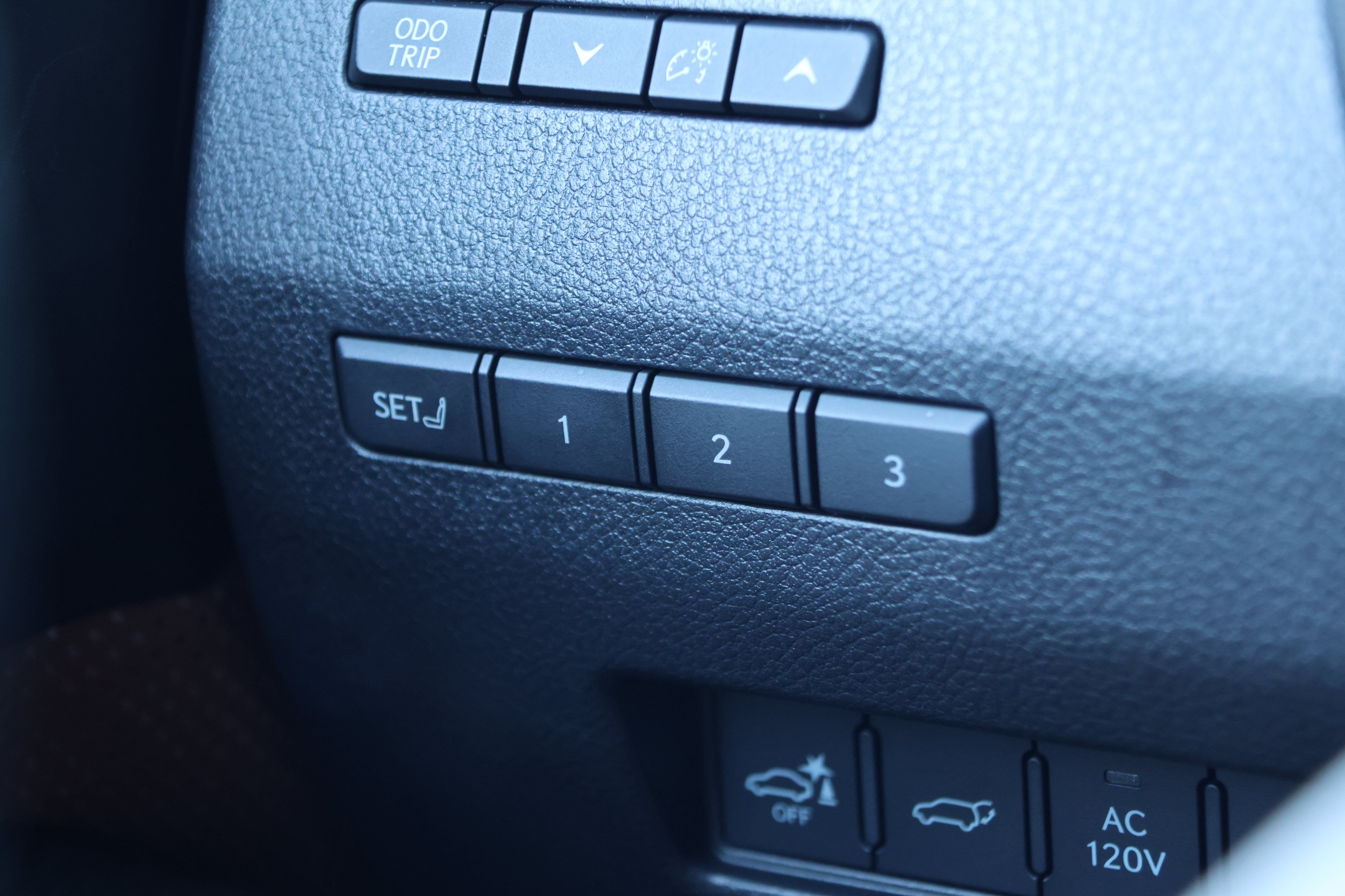 Used 2024 Lexus GX 550 w/ Accessory Package (2T) AWD/4WD image 15