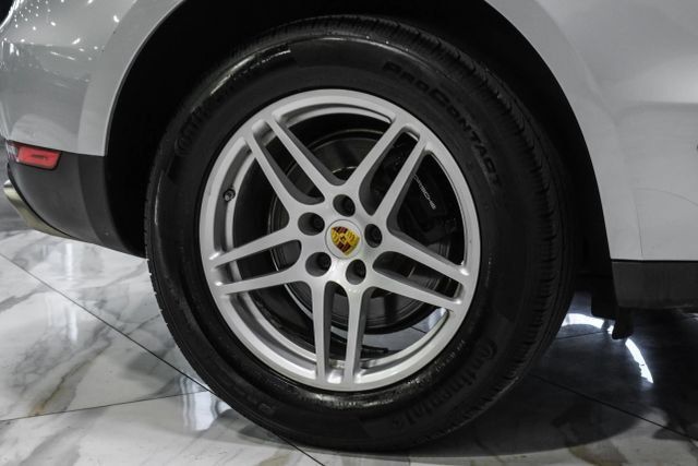 Used 2018 Porsche Macan Sport Edition AWD/4WD image 55