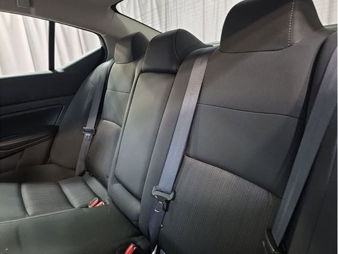 Used 2025 Nissan Altima 2.5 SV image 14