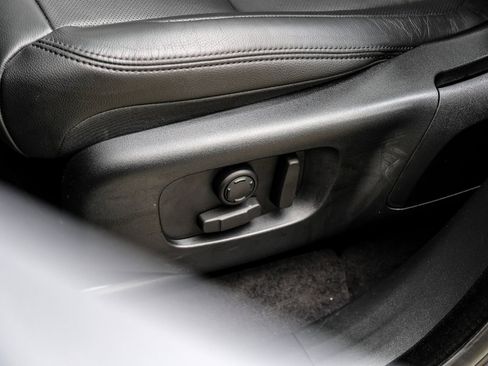 Used 2024 Land Rover Range Rover Velar Dynamic SE image 37