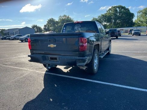 Used 2018 Chevrolet Silverado 1500 Custom w/ Custom Value Package RWD image 4