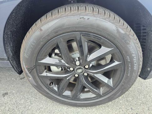 Certified 2025 Land Rover Range Rover Velar Dynamic SE image 9