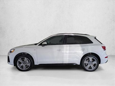 Certified 2025 Audi Q5 2.0T Premium image 8
