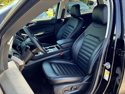 Used 2024 Ford Edge SEL image 3