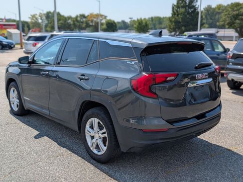 Used 2018 GMC Terrain SLE FWD image 3