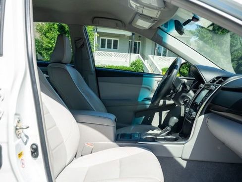 Used 2017 Toyota Camry XLE FWD image 43