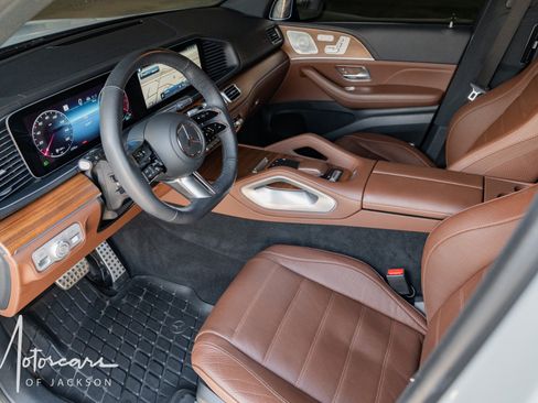 Used 2024 Mercedes-Benz GLS 450 4MATIC w/ AMG Line Exterior image 34