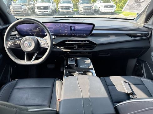 Used 2025 Buick Enclave Sport Touring w/ Power Package FWD image 10