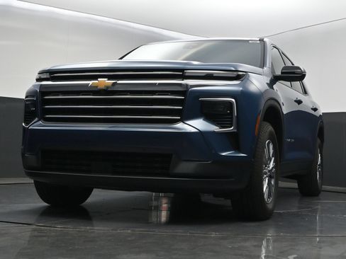 Certified 2026 Chevrolet Traverse LT w/ Enhanced Driving Package FWD image 44
