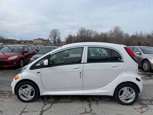 Used 2012 Mitsubishi i ES image 3
