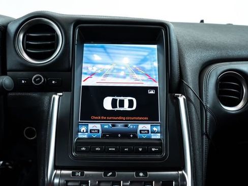 Used 2009 Nissan GT-R Premium image 27