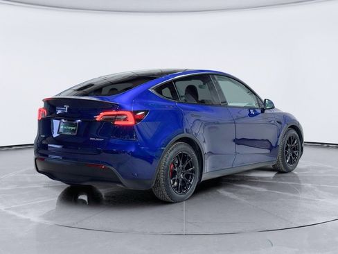Used 2021 Tesla Model Y Performance image 3