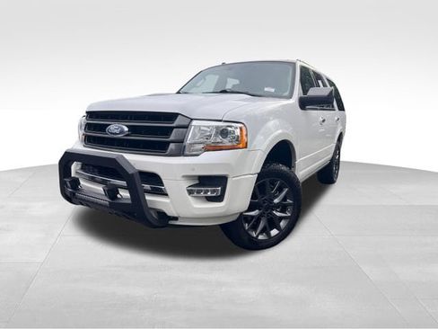 Used 2017 Ford Expedition Limited w/ Equipment Group 301A AWD/4WD image 9