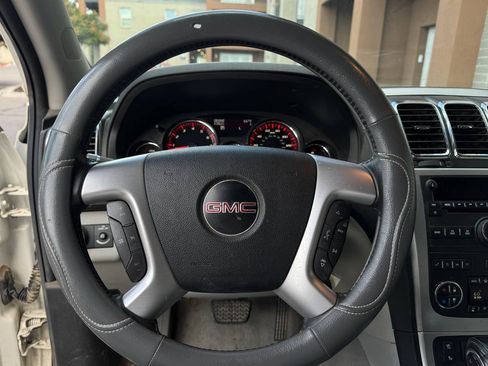 Used 2010 GMC Acadia SLT w/ Technology Package AWD/4WD image 18