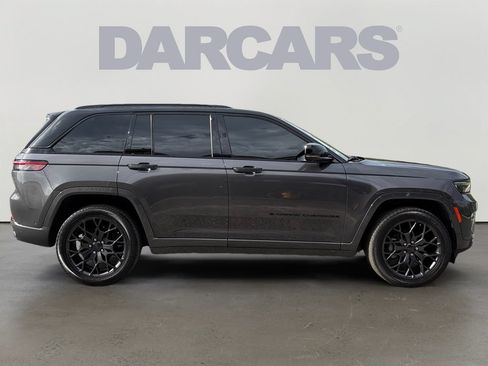 Used 2024 Jeep Grand Cherokee Summit w/ High Altitude Package AWD/4WD image 8